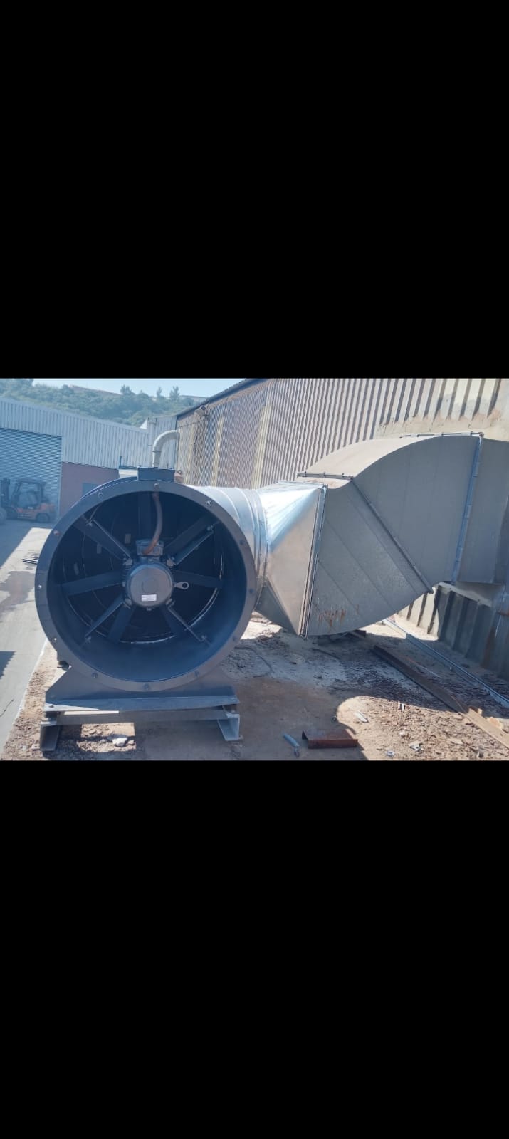 Large industrial fan/duct unit